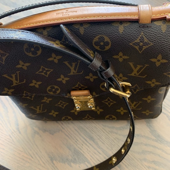 Louis Vuitton Pochette Métis Monogram - Picture 2 of 7